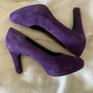 Moda Suede Heels